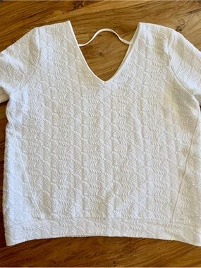 Women's White V-Neck Textured Sweater